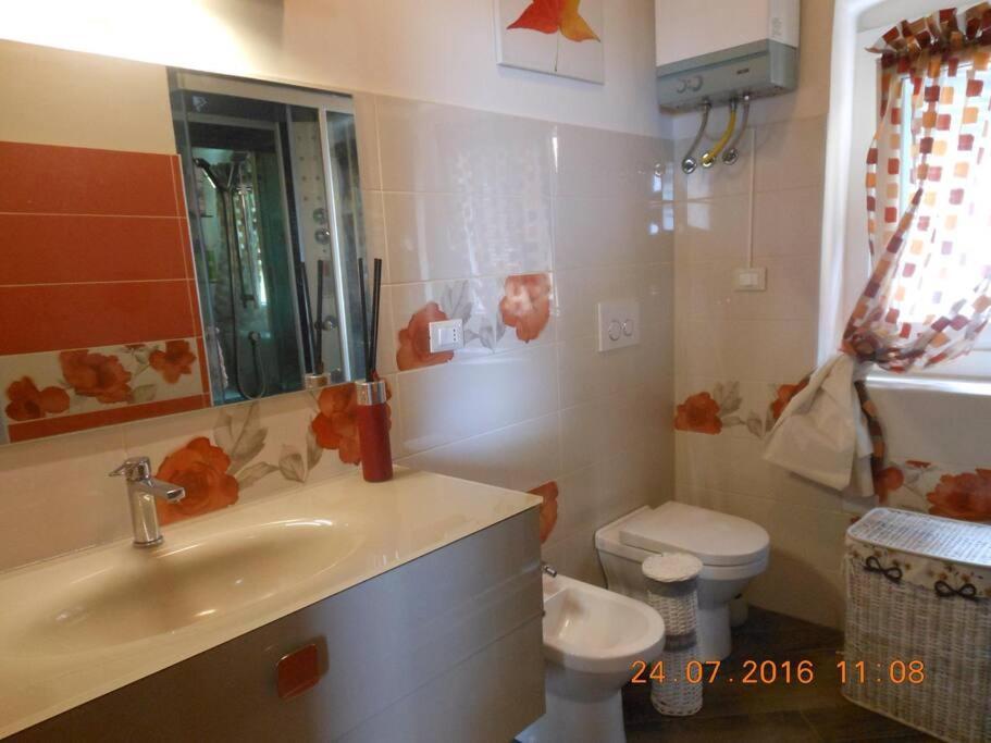 Unposto Dove La Luna Si Mostra Nuda Apartment Genoa Ngoại thất bức ảnh